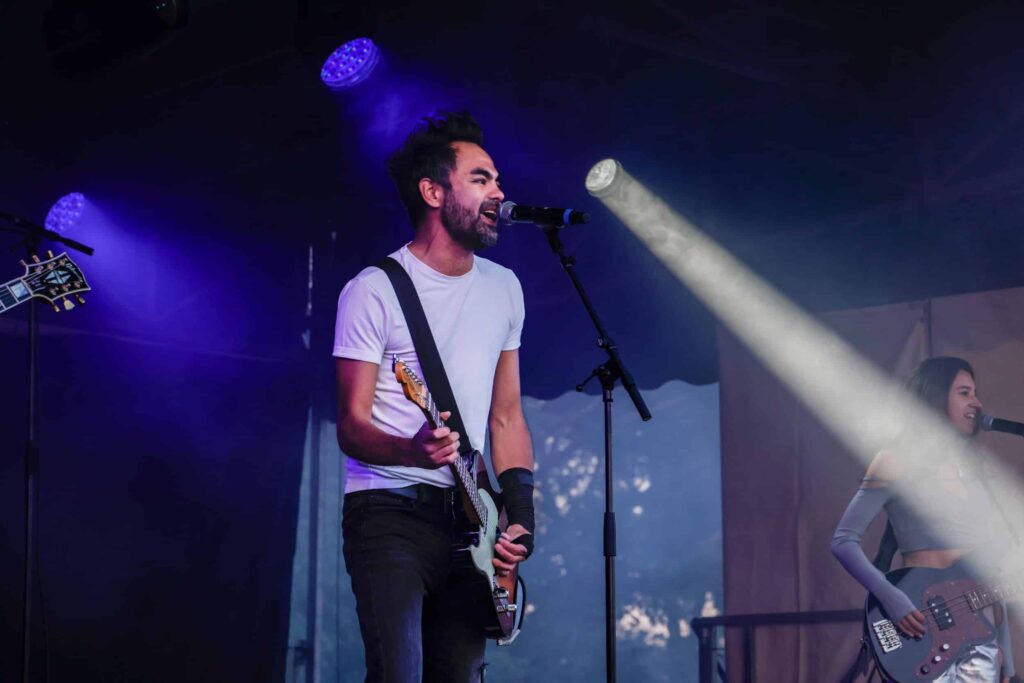 Adore au festival pop rock électro du 95