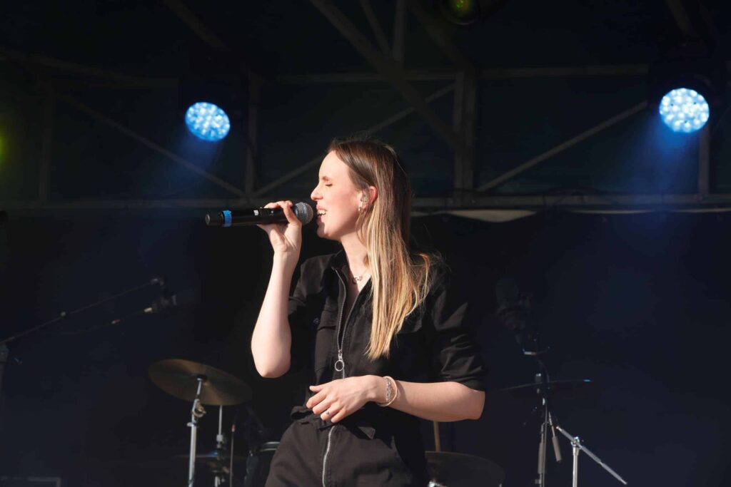 Lucies au festival pop rock électro du 95